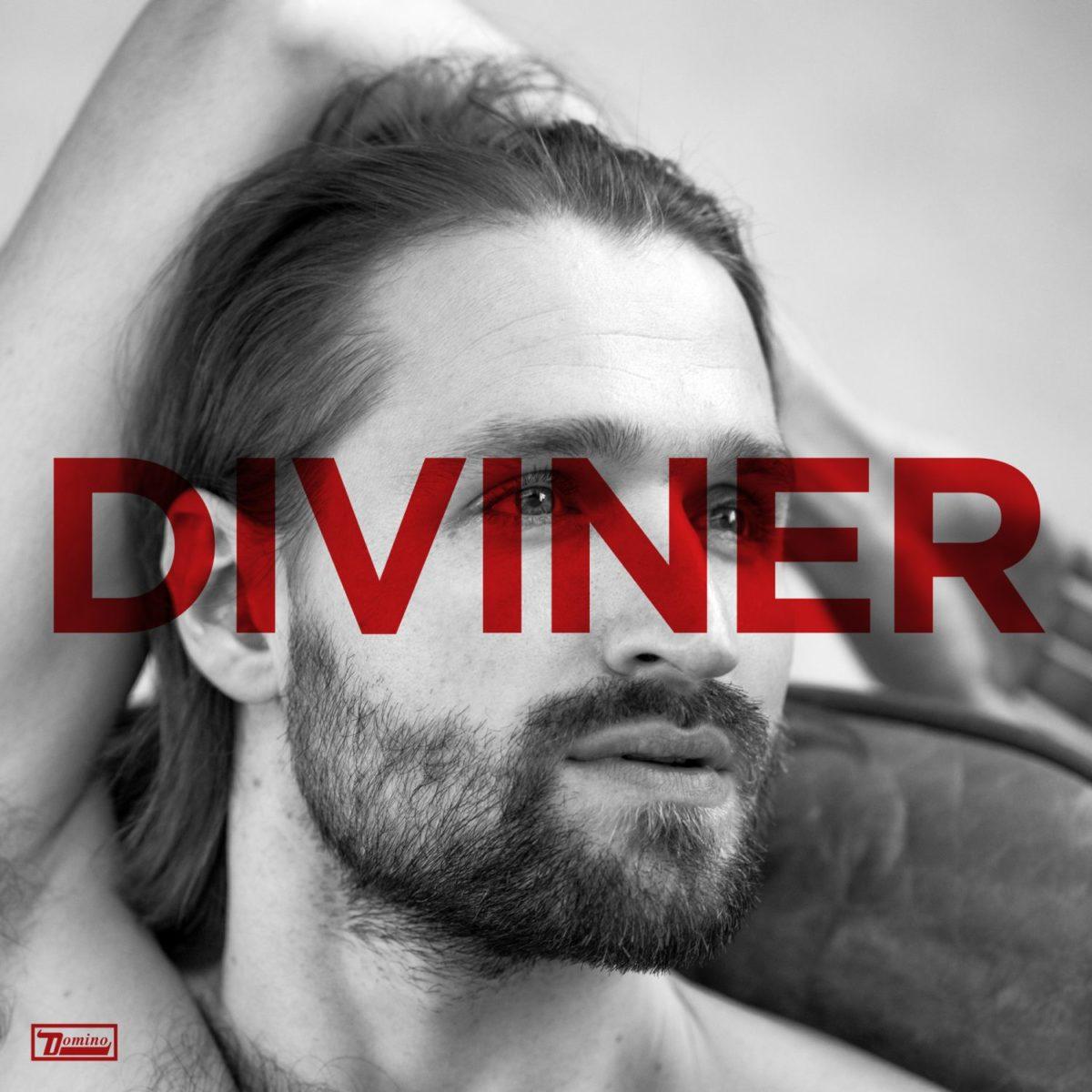 Hayden Thorpe prezentuje utwór "Diviner"